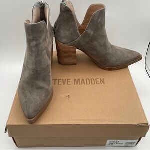 Steve Madden Cedar Grey Suede Womens 7.5M Ankle Booties Heels Pull On